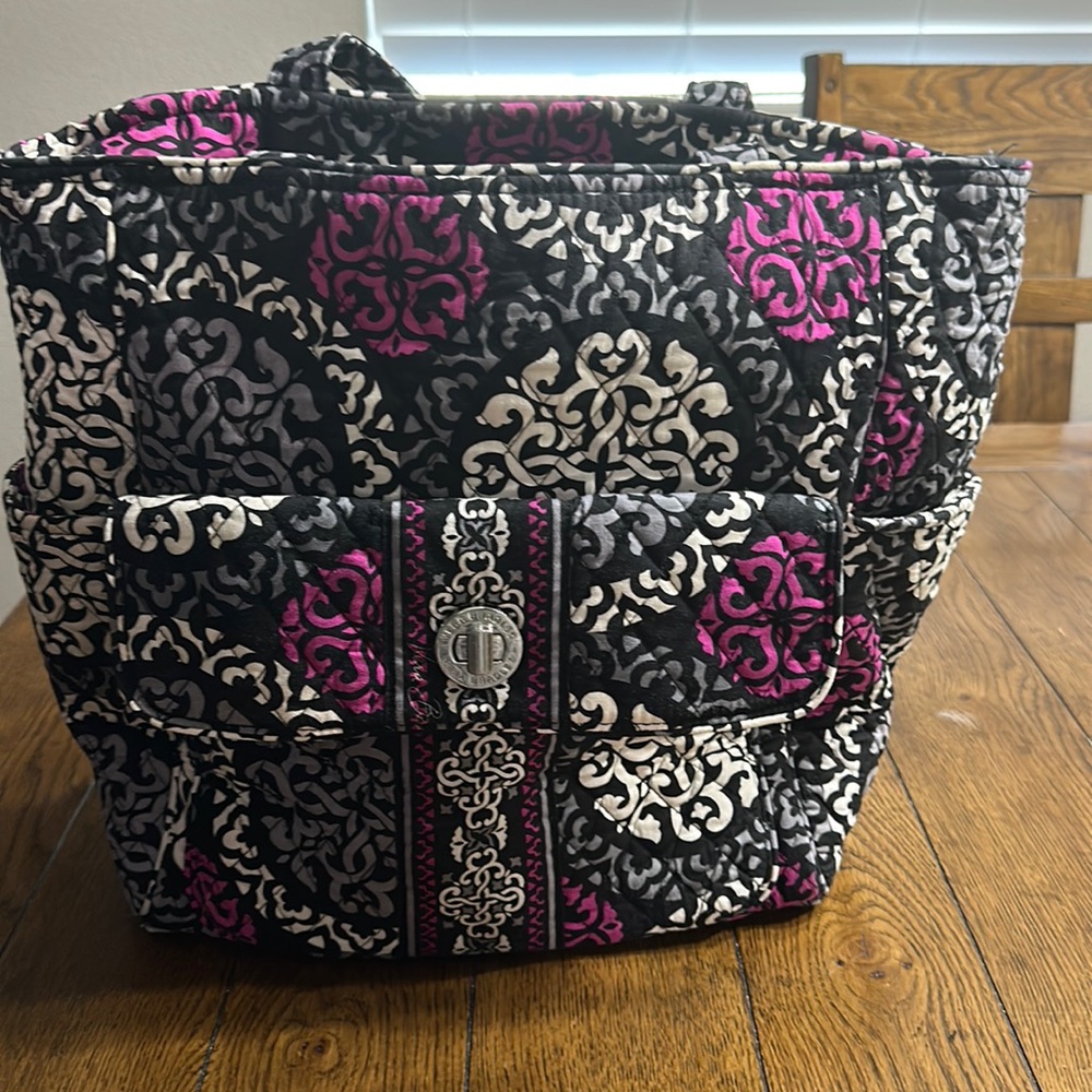 EUC Vera Bradley Tablet Tote - Canterberry Magenta (Retired Pattern)